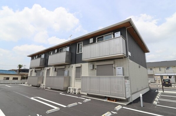 ヴォルガ IIの物件外観写真